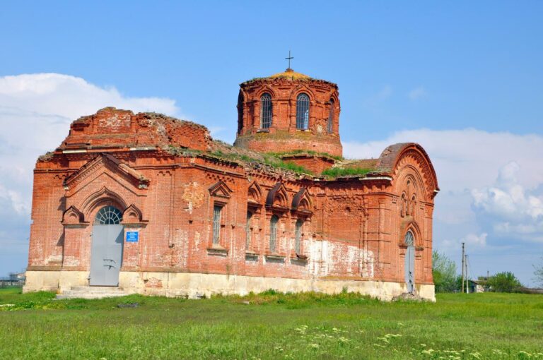 Church of Archangel Michael in Tykhonivka. Photo: Wikipedia