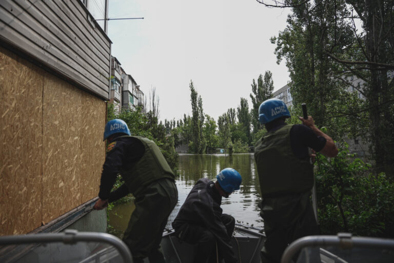 Mitarbeiter des Ukrainischen Katastrophendienstes