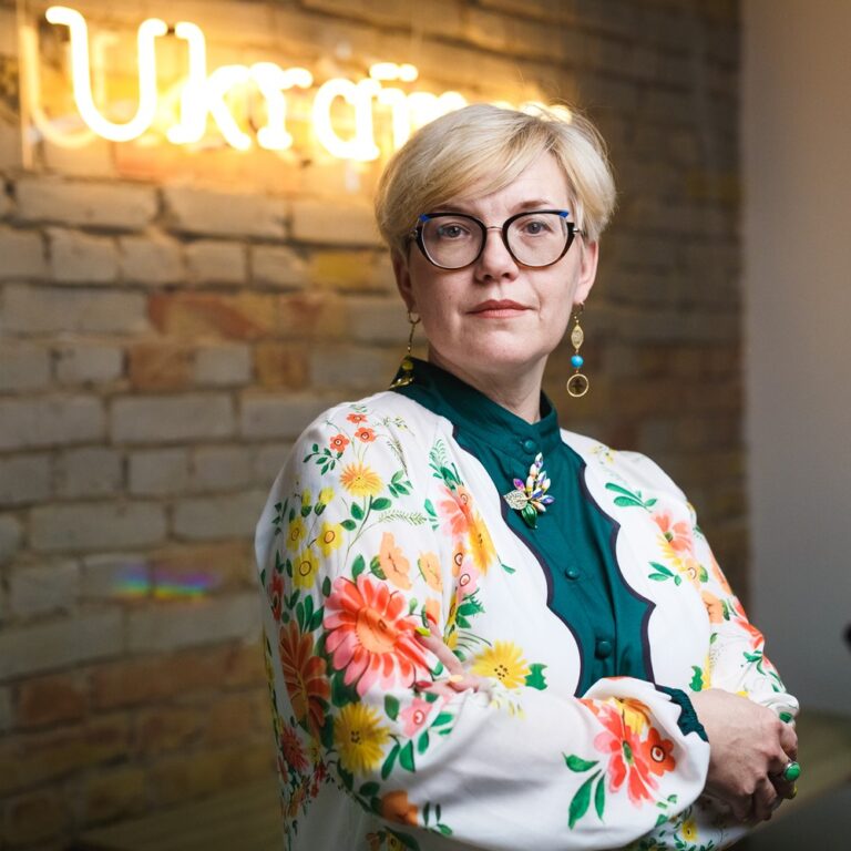 Тетяна Трощинська про свободу слова під час війни, емоційність журналістів і проговорення втрати. Інтерв'ю для Ukrainer