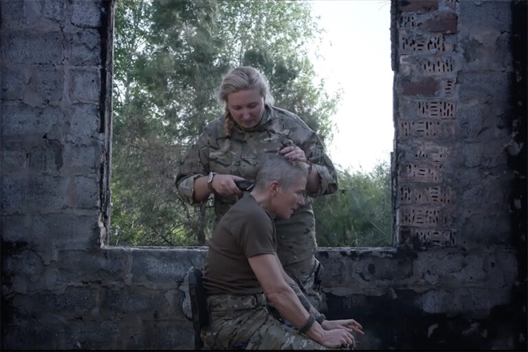 Кадри з фільму Невидимий батальйон.