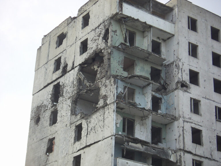 2. Part of a damaged flat building in Grozny Photo_ Michal Vogt
