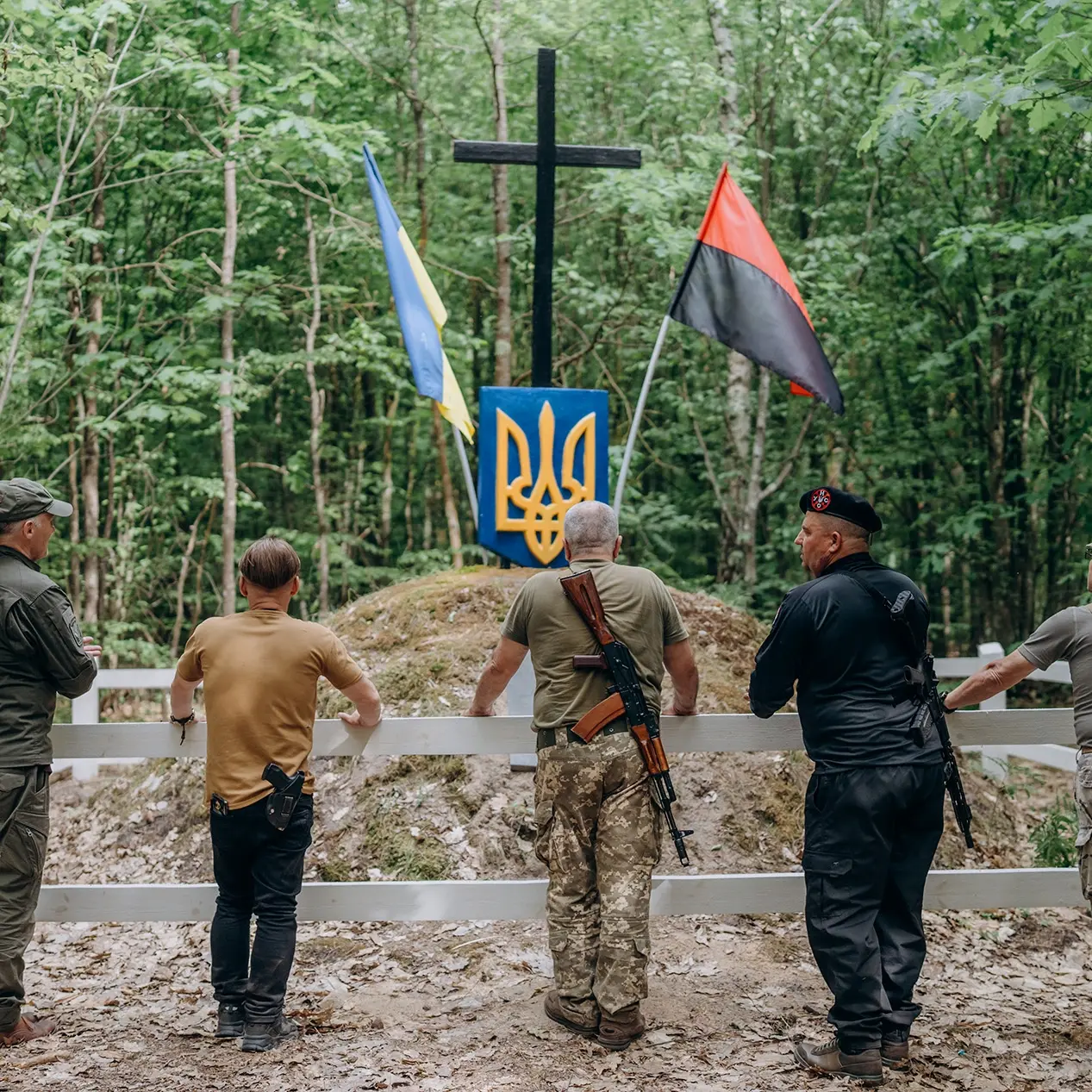 Спіть, хлопці, спіть. Хто насипає кургани на Поліссі?