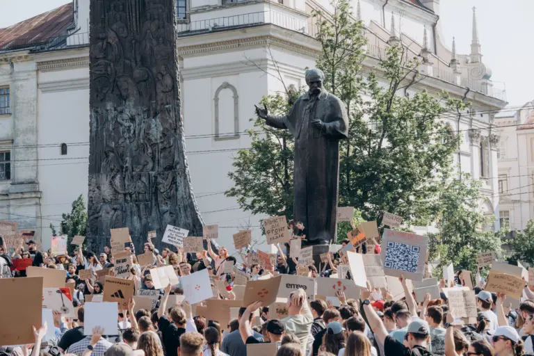 Акція протесту через відставку Михайла Федорова з посади міністра оборони України. Львів, Галичина. Липень 2026 року. Фото: Софія Соляр.