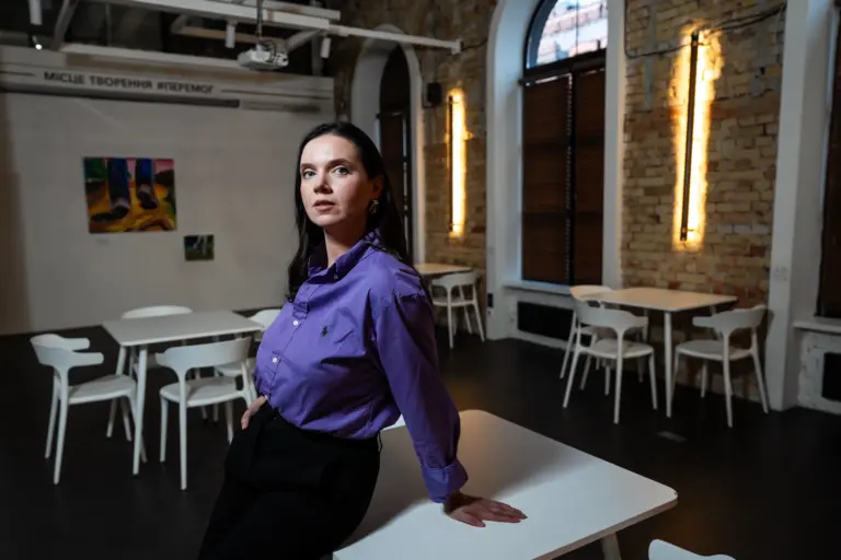 Яніна Соколова під час запису інтерв'ю для Ukraїner. Фото: Артем Галкін.