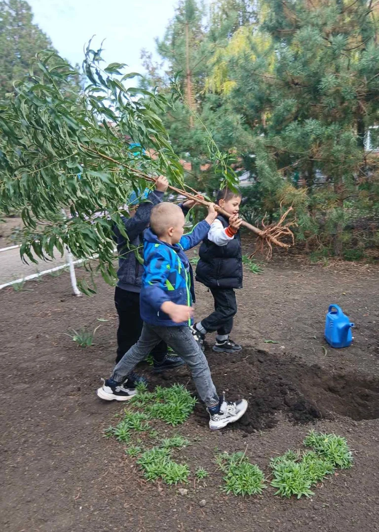 Джерело фото: Юні природолюби. Первомайська СЮН.
